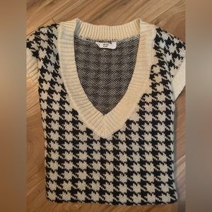 Gingham sweater vest